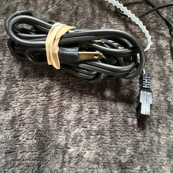 Vivitar 151 Electronic Flash 117V / 60Hz 12VA With Cord & Case - Picture 4 of 6